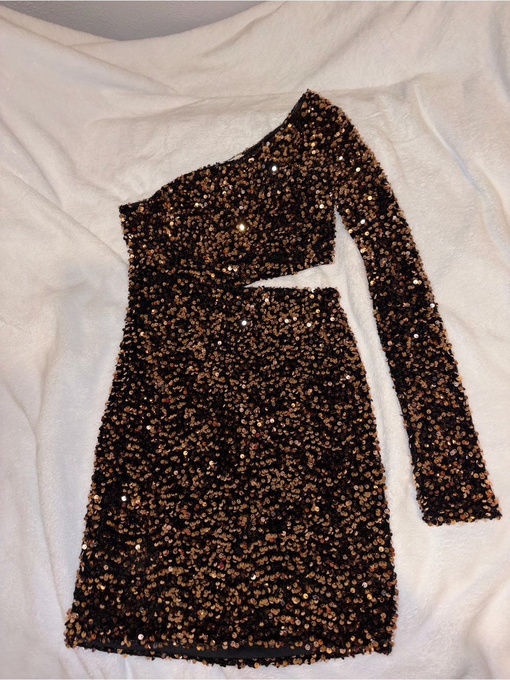 One-Shoulder Sequin Mini Dress in Black and Gold